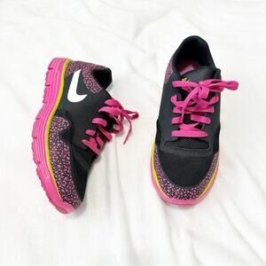 Nike lunar safari Black and Pink Athletic Sneakers vibrant size 6 youth kids